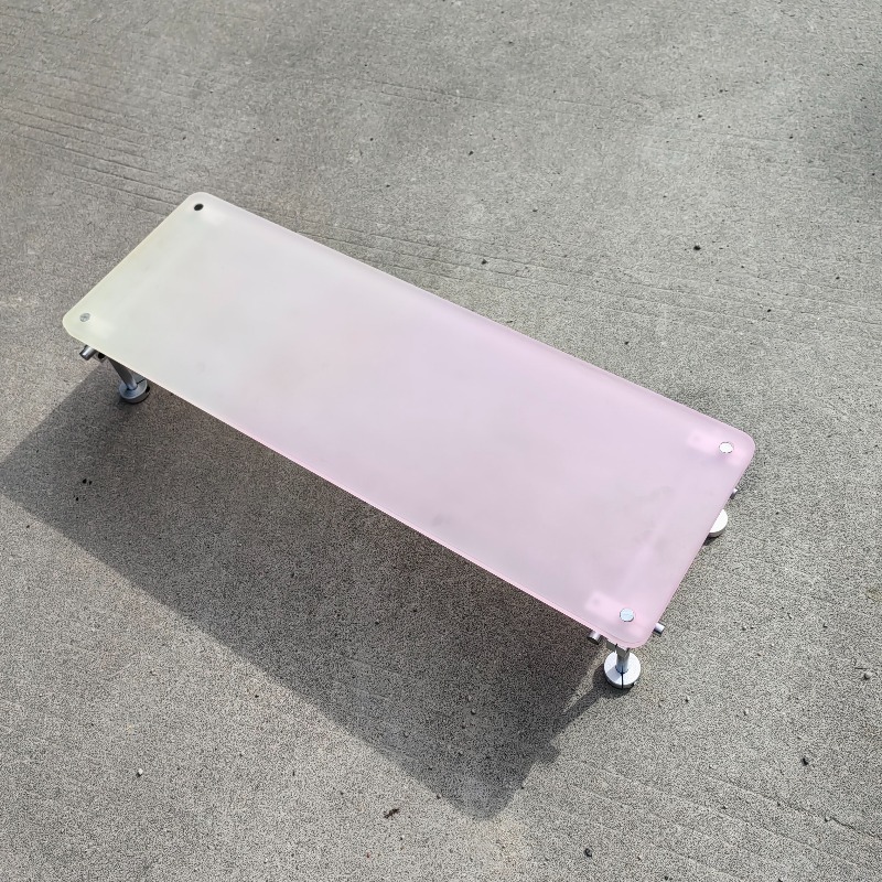 ‌Aesthetic Pink Gradient Acryl – Desk Setup With Laptop And Monitor Bewertung und Preis